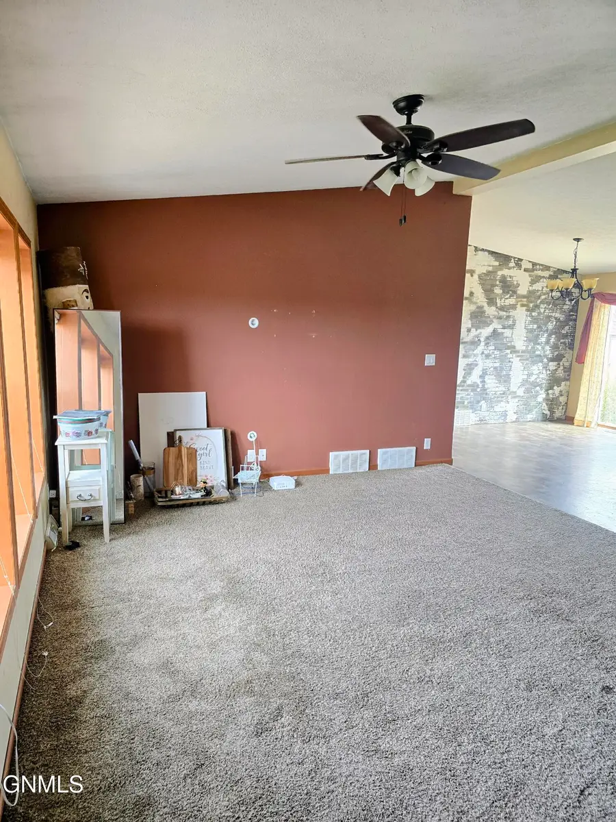 3248 125y Avenue Nw, Watford City, ND 58854 - #2