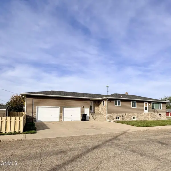 901 4th Avenue W, Williston, ND 58801