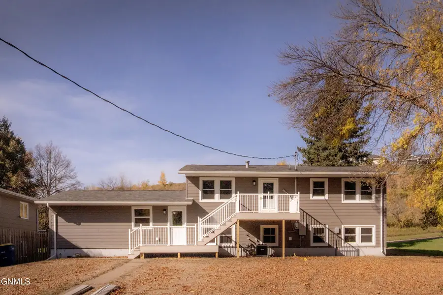 1308 6th Avenue Nw, Jamestown, ND 58401 - #3