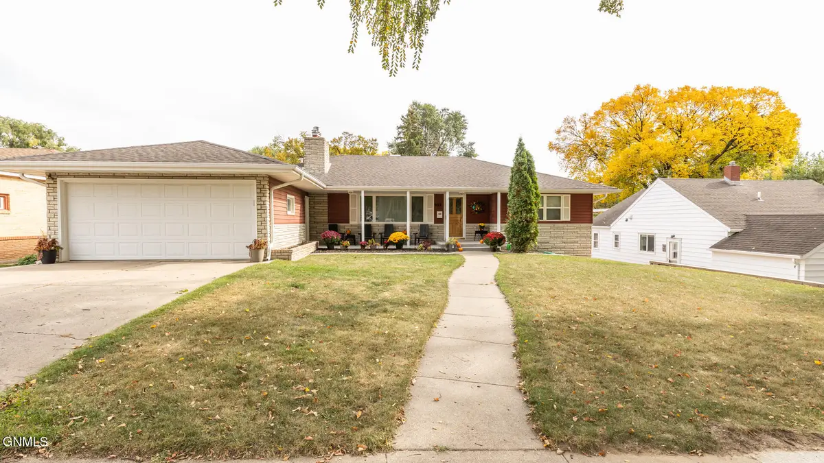 821 1st Street N, Bismarck, ND 58501 - #1