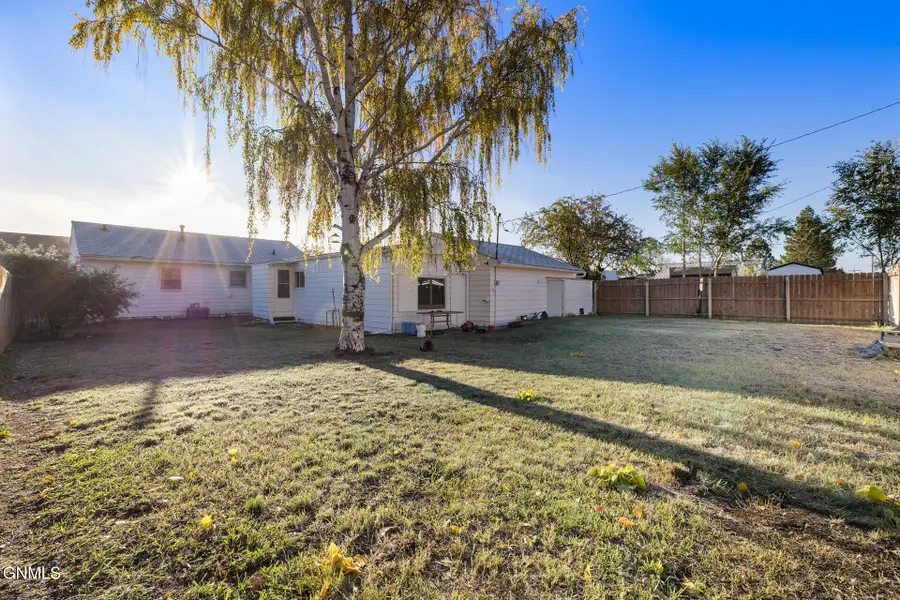 302 N Benson Street, Tioga, ND 58852 - #3