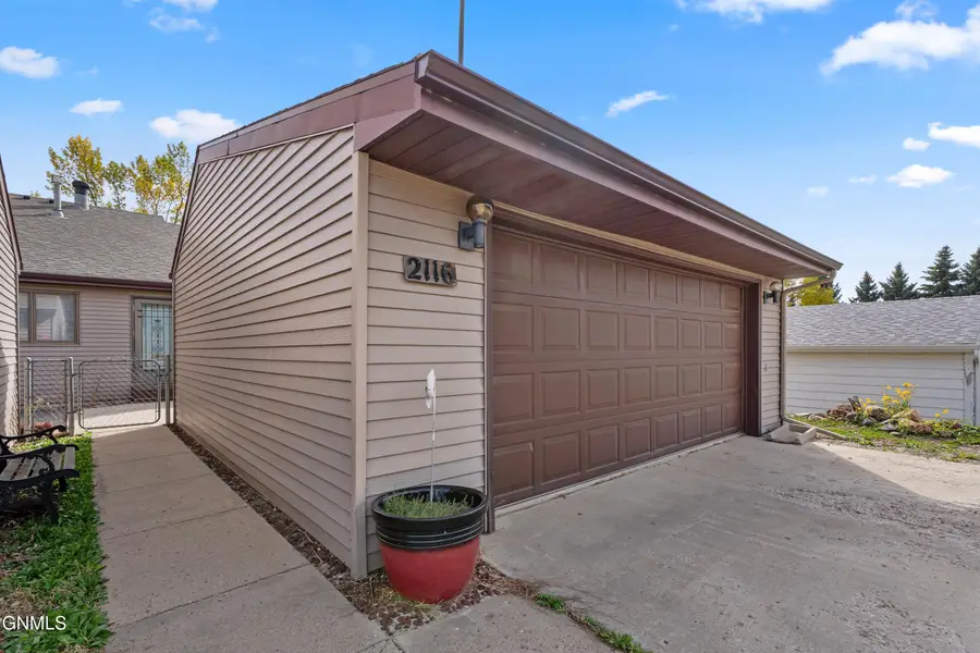 2116 E Dakota Parkway #6, Williston, ND 58801 - #3