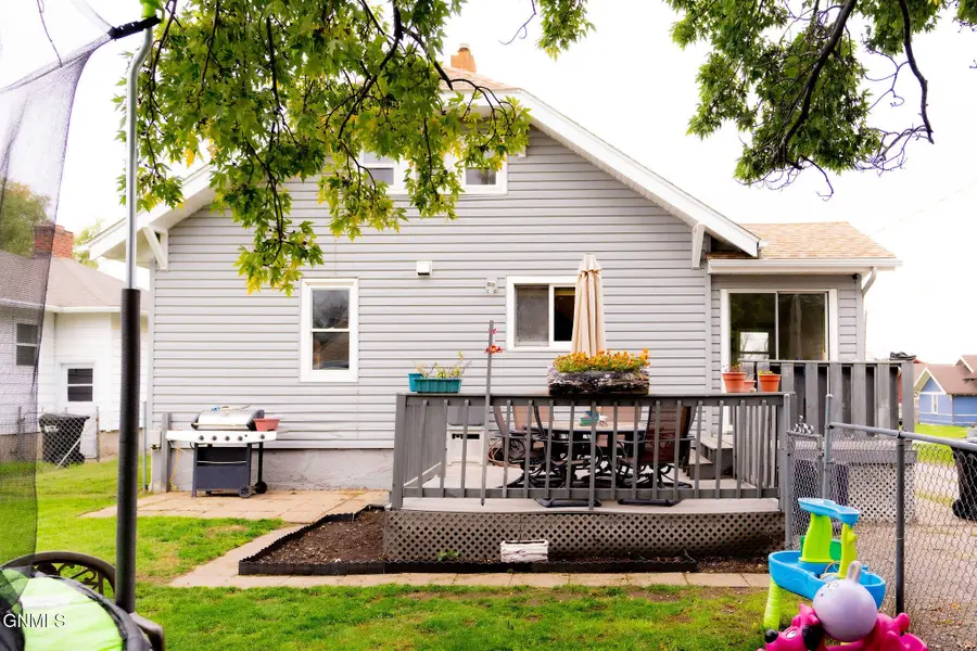 633 3rd Avenue Ne, Valley City, ND 58072 - #3