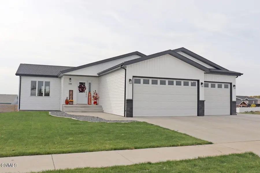 3330 Tyndale Drive, Bismarck, ND 58503 - #2