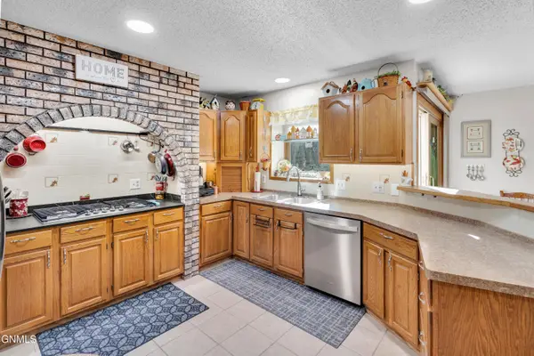 420 E Brandon Drive, Bismarck, ND 58503
