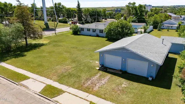 317 1st Avenue Nw, Beulah, ND 58523
