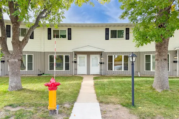 21 Westfield Circle, Minot, ND 58701