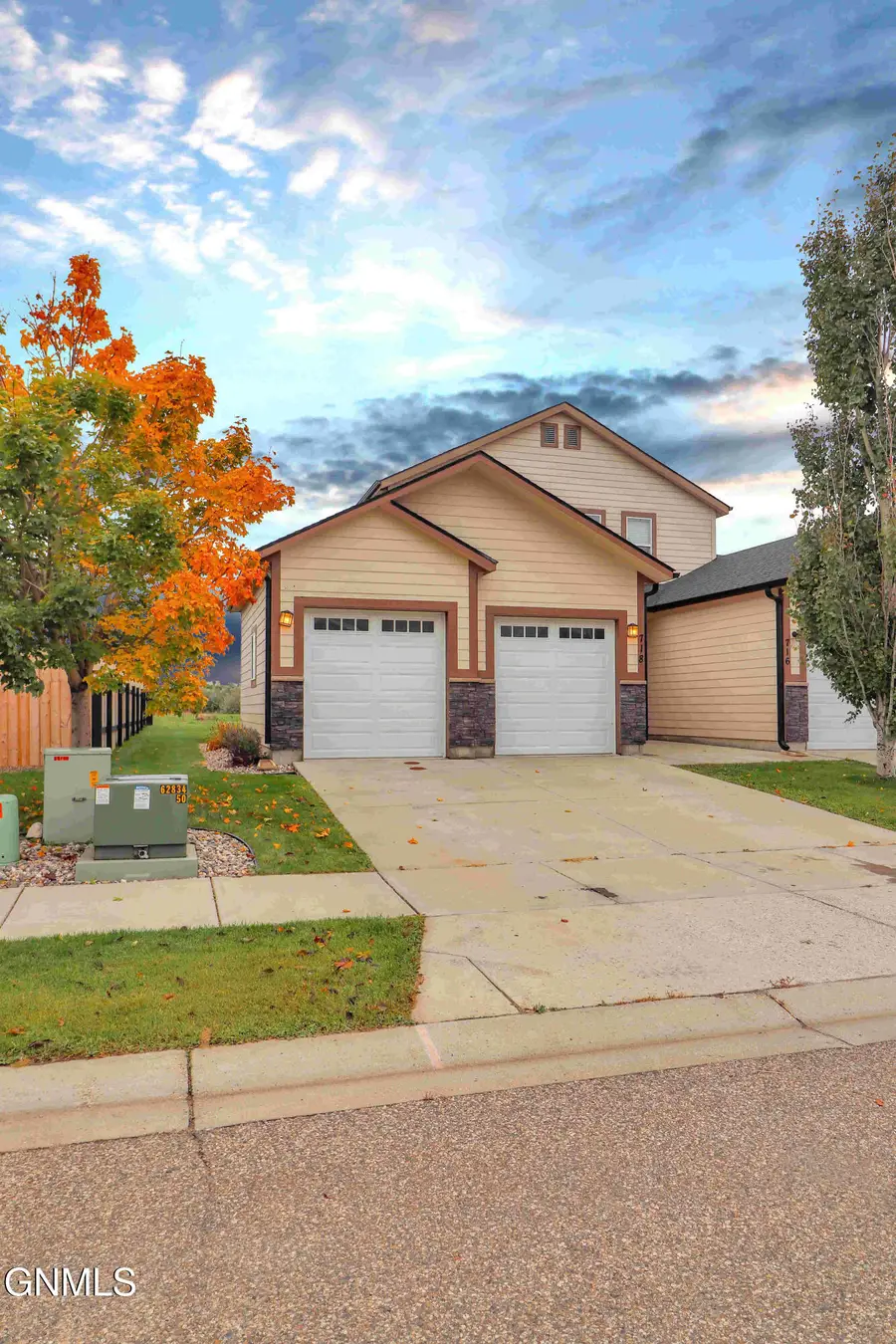 718 40th Street E, Williston, ND 58801 - #3