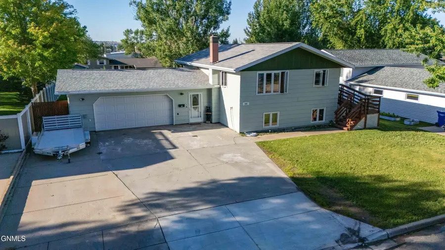 107 10th Street Ne, Beulah, ND 58523 - #2