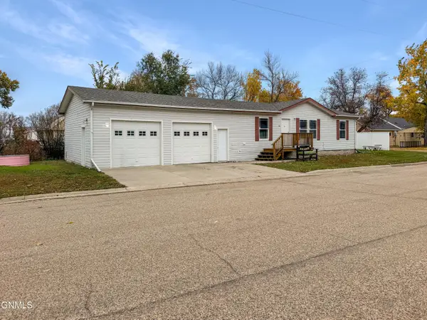 103 4th Avenue Ne, Crosby, ND 58730