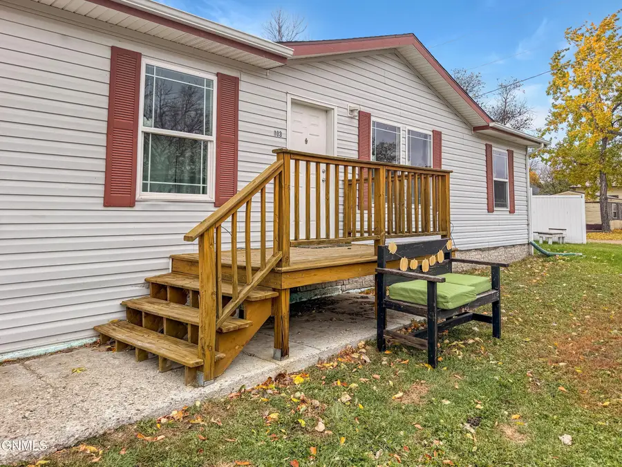 103 4th Avenue Ne, Crosby, ND 58730 - #2
