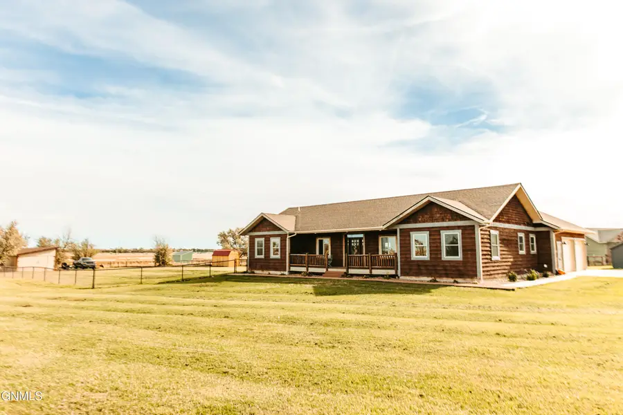 505 17th Avenue Ne, Watford City, ND 58854 - #3