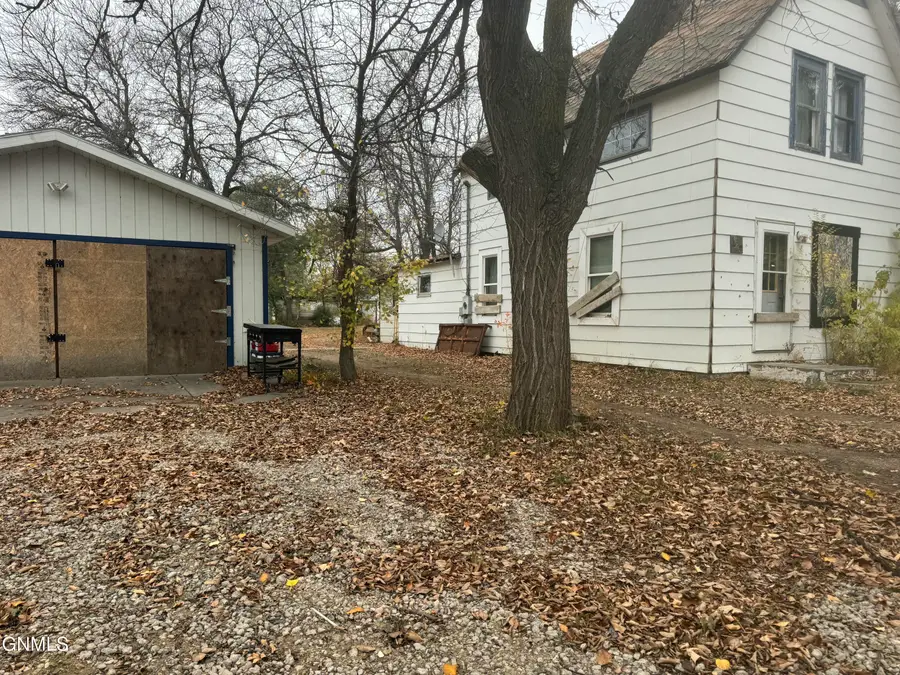 120 Center Avenue N, Center, ND 58530 - #2
