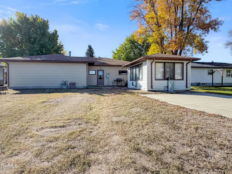 155 2nd Street N, Carrington, ND 58421 - #2