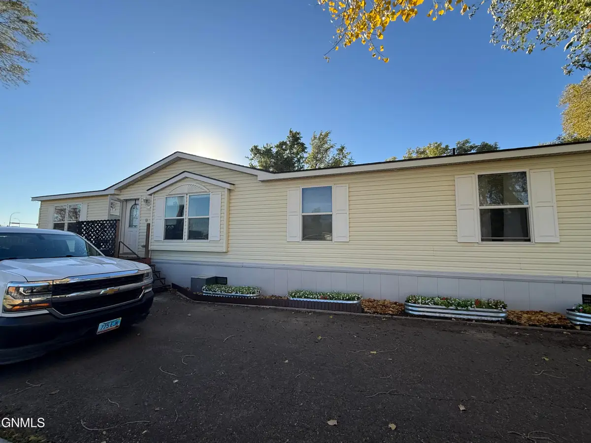 109 4th Avenue Se, Watford City, ND 58854 - #1