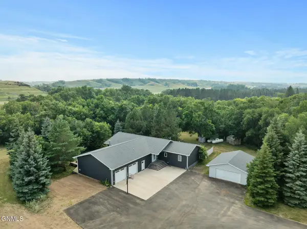 10001 Project Road S, Burlington, ND 58722