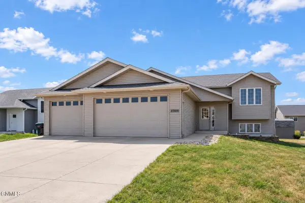 6025 Reily Road, Lincoln, ND 58504