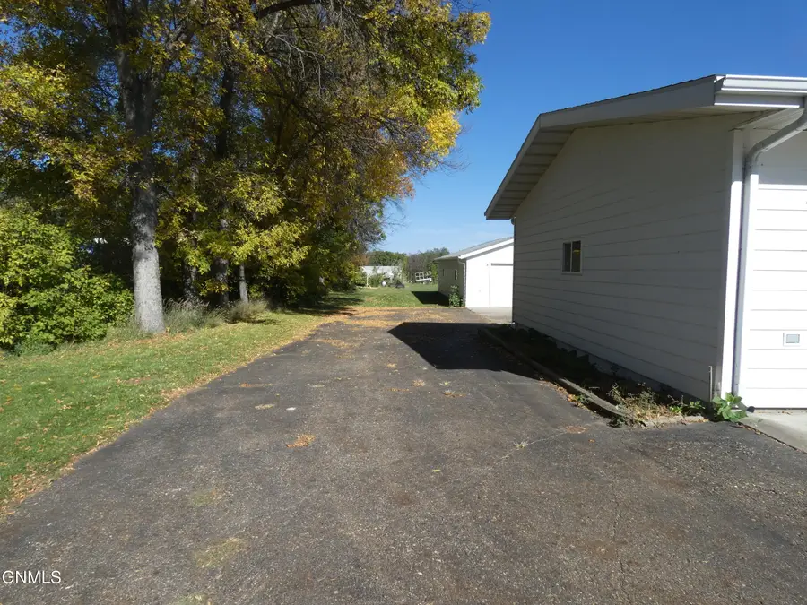 5312 Meadowlark Lane, Bismarck, ND 58501 - #3