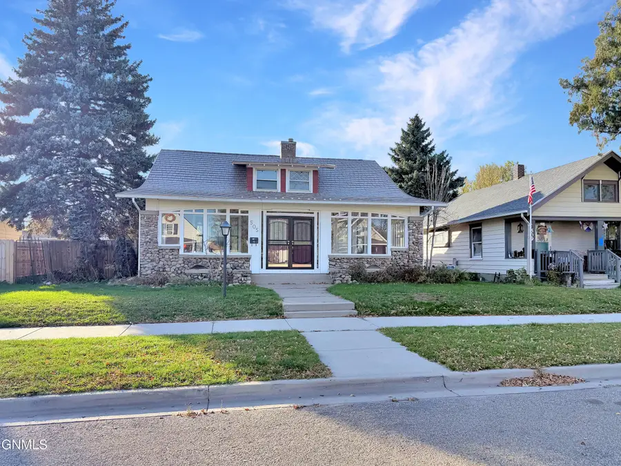 505 3rd Avenue E, Williston, ND 58801 - #2