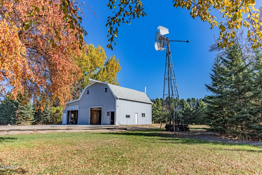 511 64th Avenue Nw, Bismarck, ND 58503 - #2