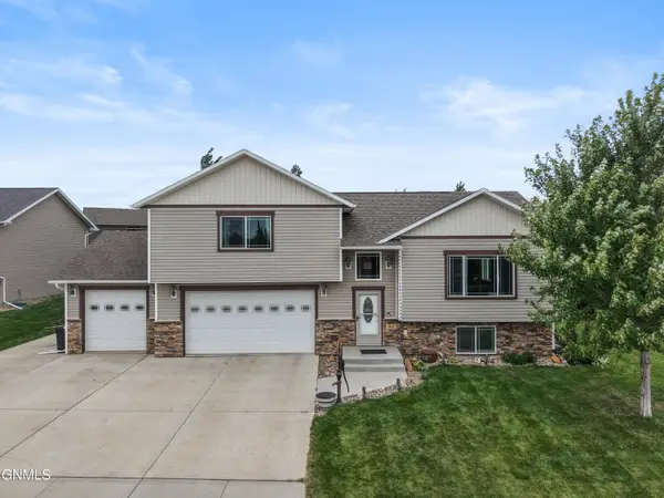 801 Sunflower Lane Sw, Mandan, ND 58554