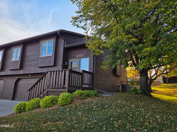 401 Brandon Drive E, Bismarck, ND 58503