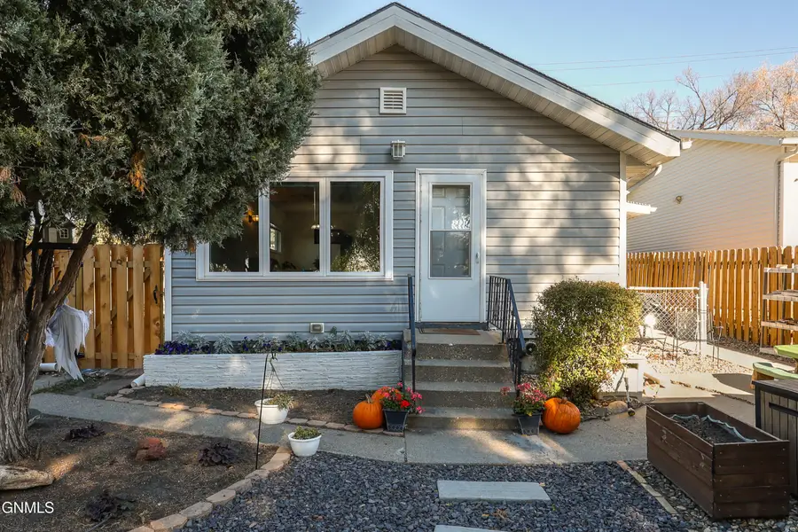 714 Avenue A W, Bismarck, ND 58501 - #2