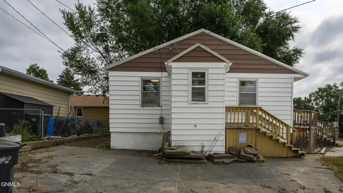 304 8th Street Nw, Mandan, ND 58554 - #1