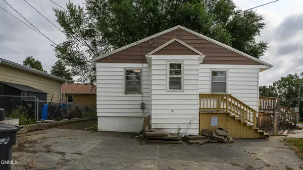 304 8th Street Nw, Mandan, ND 58554