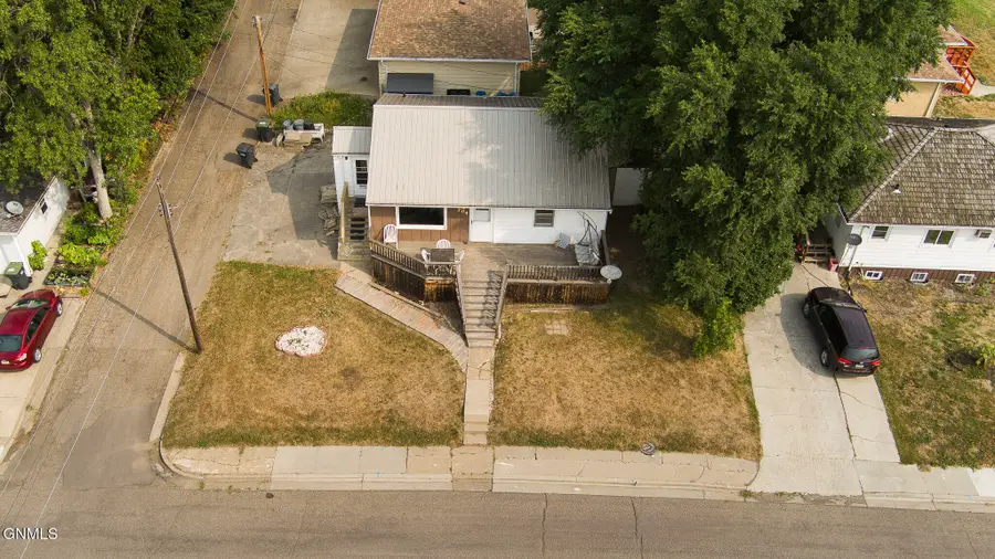 304 8th Street Nw, Mandan, ND 58554 - #2