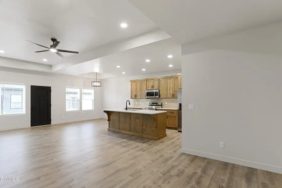 3308 34th Street W, Williston, ND 58801 - #2