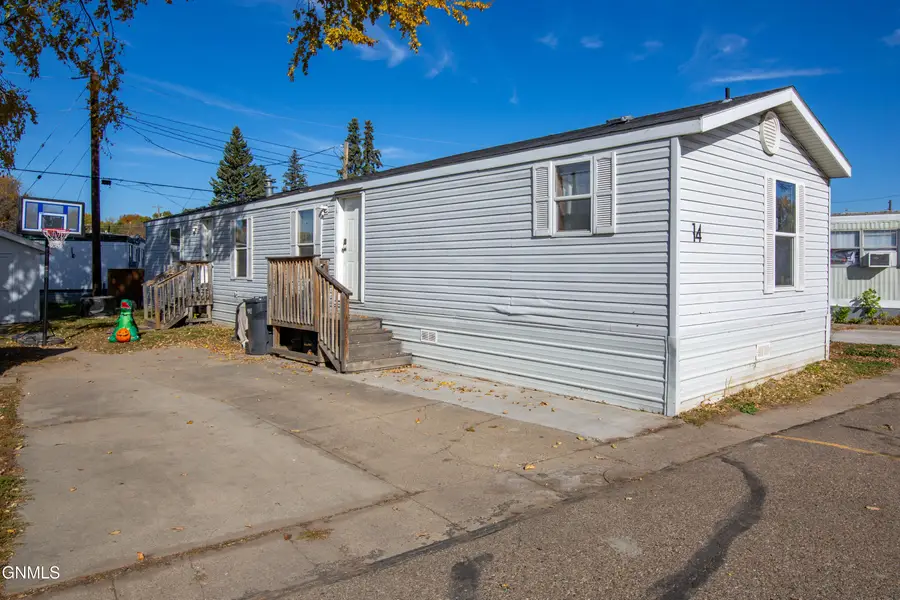 614 Sweet Avenue, Bismarck, ND 58504 - #2