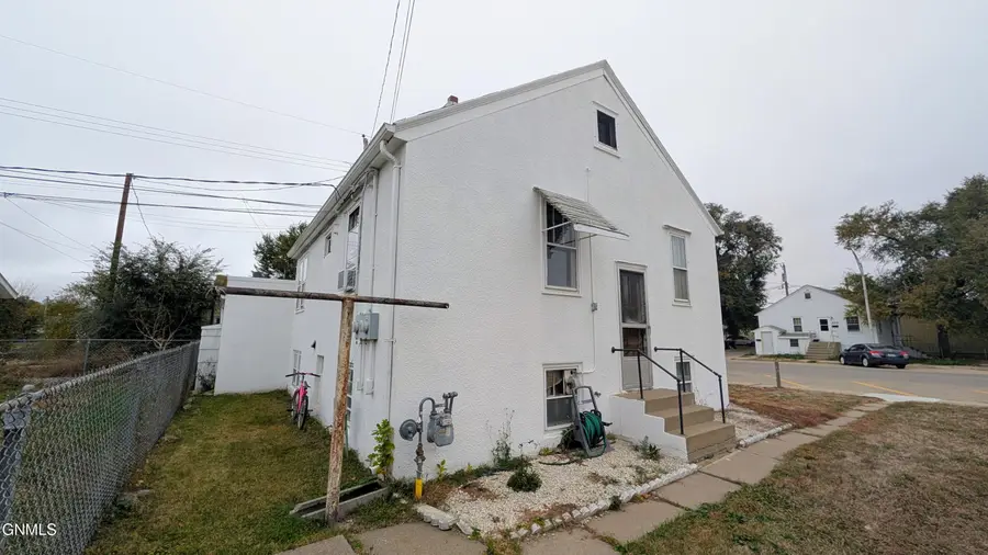 204 1st Street Ne, Mandan, ND 58554 - #3