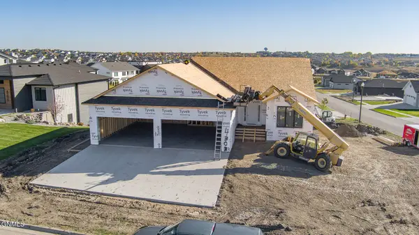 4303 Elk Ridge Drive, Bismarck, ND 58503