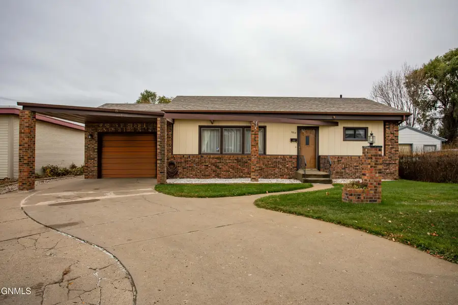 1013 Riverview Avenue, Bismarck, ND 58504 - #2