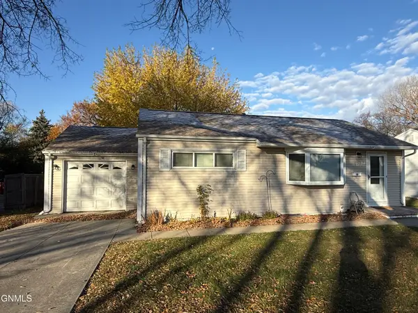 1724 5th Street, Bismarck, ND 58501