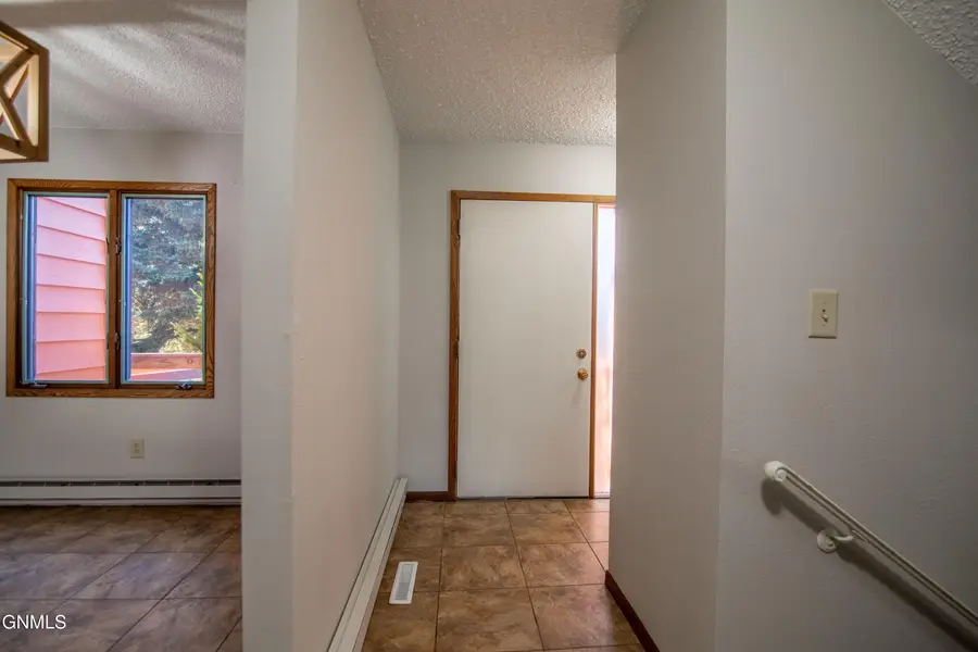 3020 Manitoba Lane, Bismarck, ND 58503 - #2