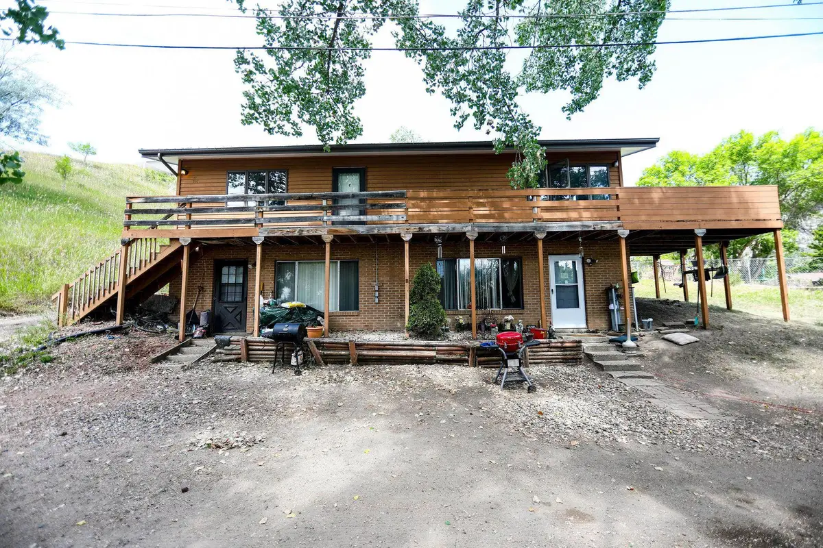 916 12th Ave, Minot, ND 58703 - Image #1