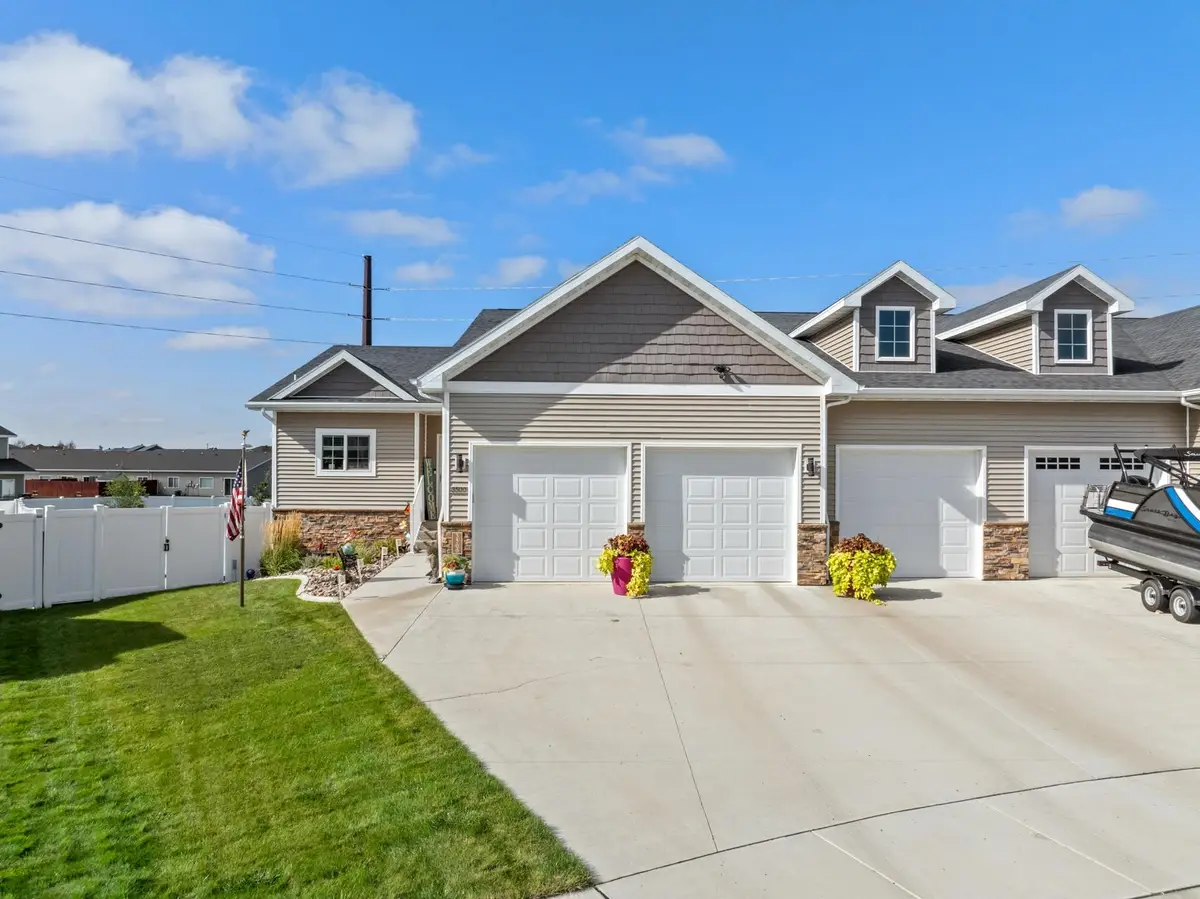 3500 WAGGLE WY SE, Minot, ND 58701-3159 - Image #1