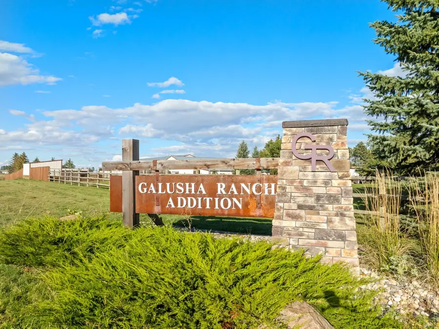 2405 43RD AVE SE, Minot, ND 58701 - Image #2