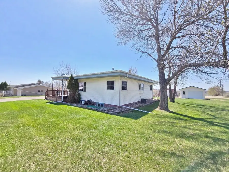 815 2nd Ave NW, Kenmare, ND 58746 - Image #3