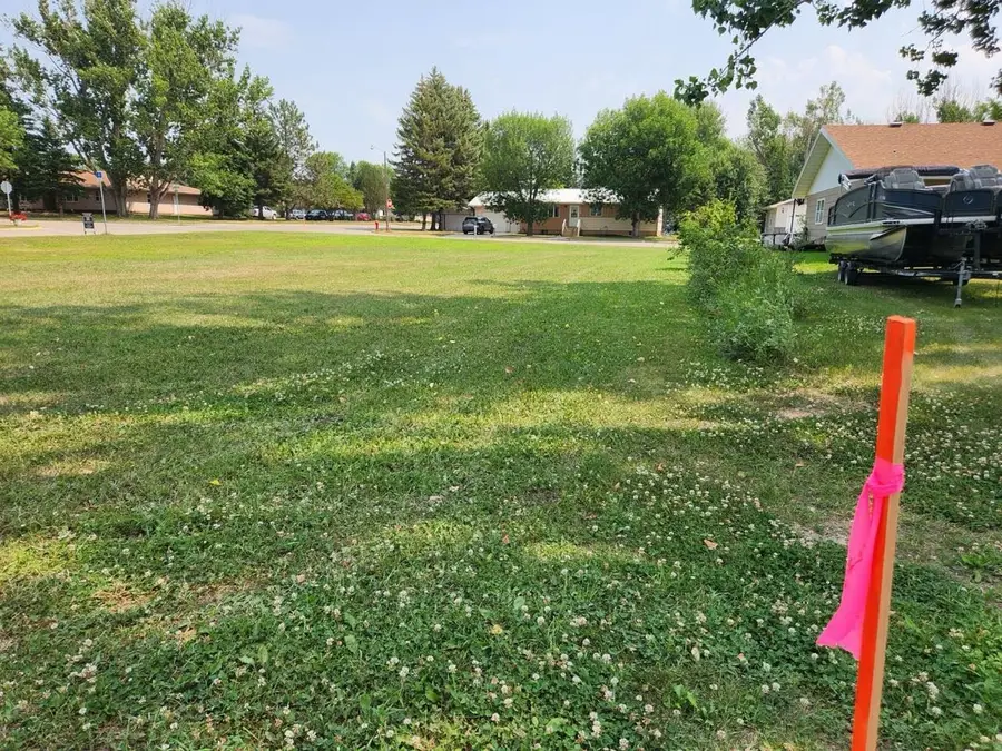 242 6th Ave, Garrison, ND 58540 - #3