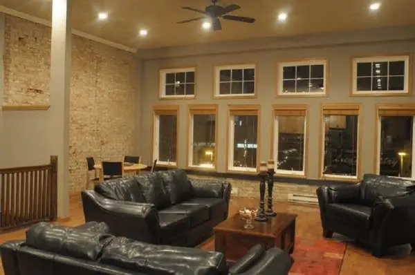 106 S Main St, Minot, ND 58701