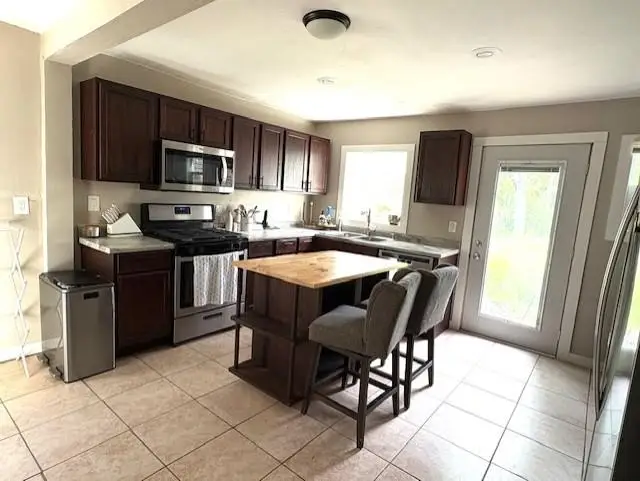 724 BURDICK EXPRESSWAY E, Minot, ND 58701 - Image #3