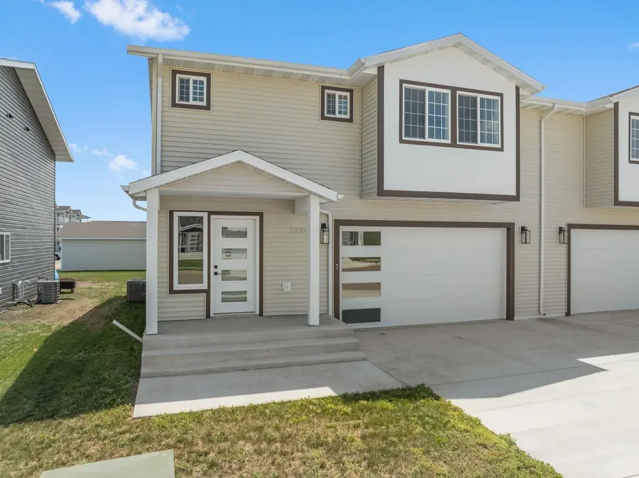 3309 23rd Ave NW, Minot, ND 58703 - Image #2