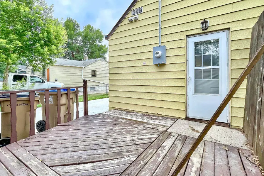 1624 W Central Ave, Minot, ND 58701-3409 - Image #2