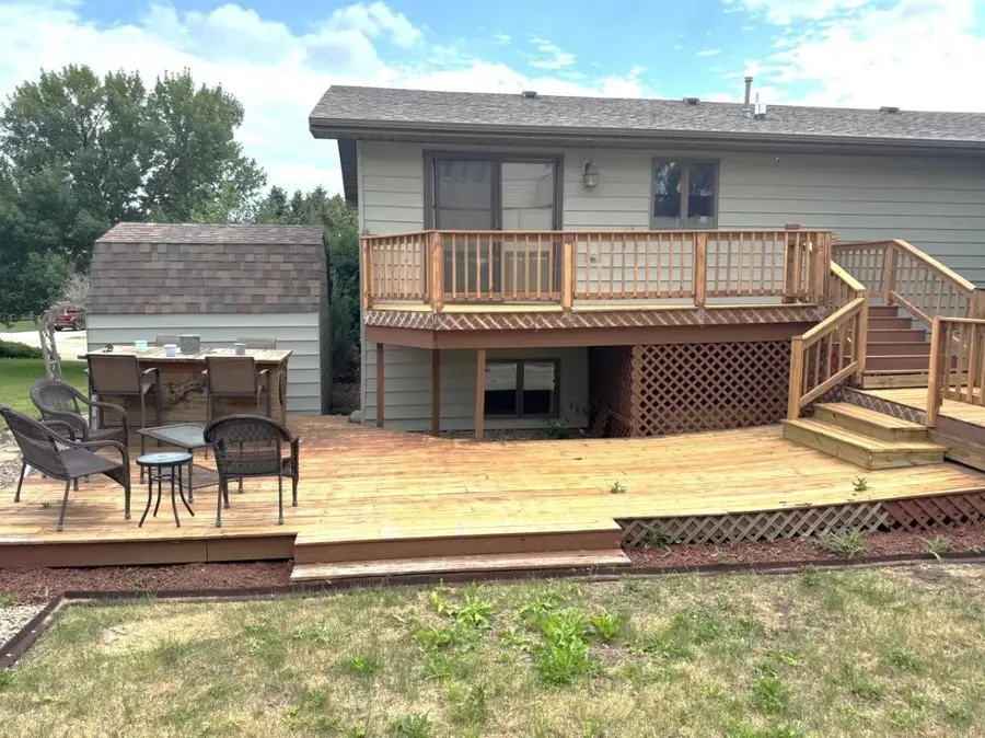 2544 10th Ave NW, Minot, ND 58703 - Image #2