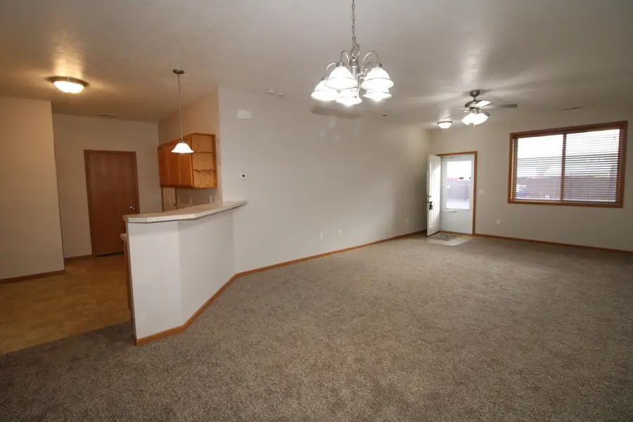 2731 N Broadway, Minot, ND 58703 - Image #2