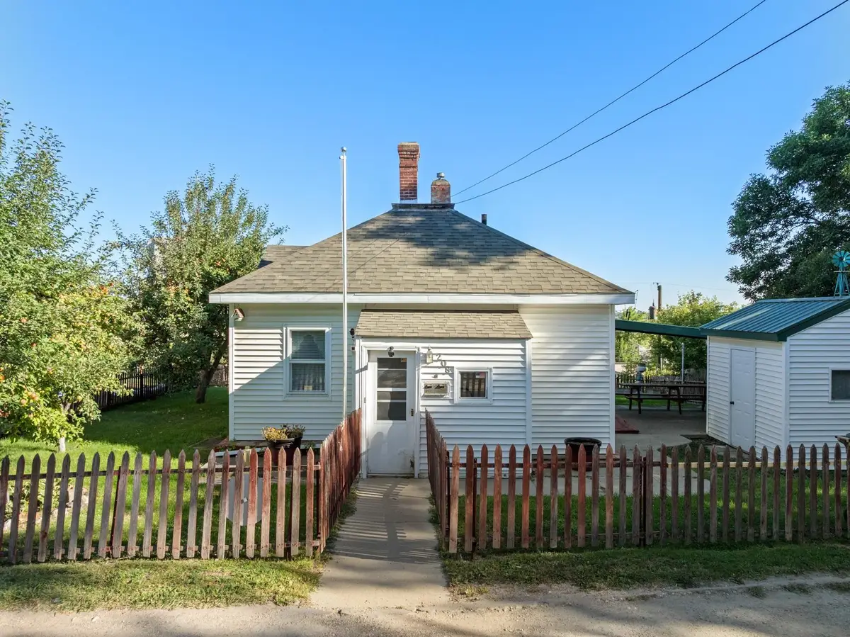 208 5th Ave SE, Minot, ND 58701-0 - Image #1