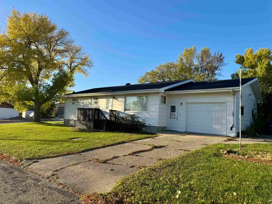 405 2nd St, Kenmare, ND 58746 - Image #2